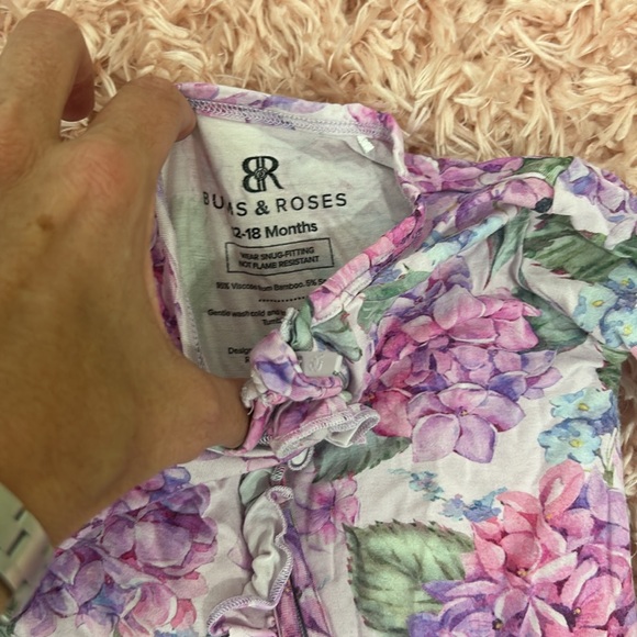 12-18 month Bums and Roses zip up footie pajamas. Excellent used condition. - Picture 5 of 13
